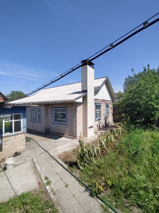 Продається гарний будинок в Садках.