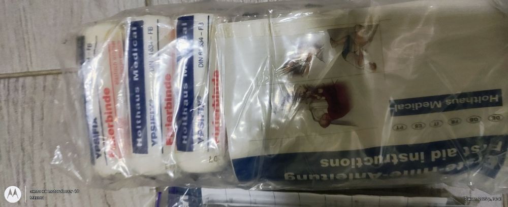 Оригінальна Авто аптечка .