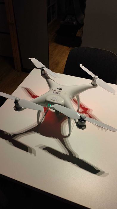 Dron DJI Phantom 4 Pro + akcesoria + 2 baterie