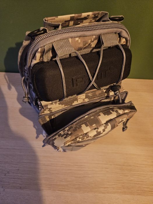 Plecak crossbody, na jedno ramię.