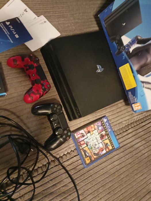 PS 4 PRO z 20 grami + pady , nowa stacja dokująca