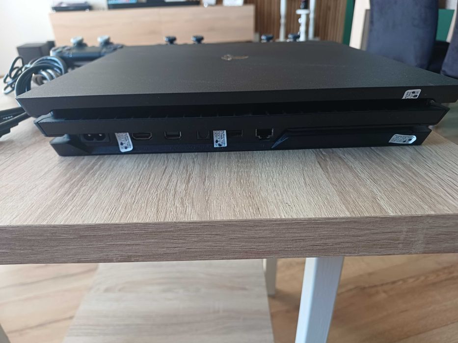 Konsola PlayStation 4Pro CUH-7216B