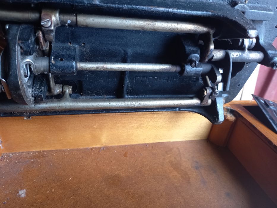 Maszyna do szycia Stara zabytkowa maszyna do szycia w pudełku