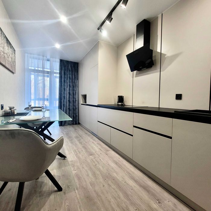 ApartPoltava ПЕРЛИНА біля Мюнхена, СВІТЛО ЗАВЖДИ, апартаменти ПОДОБОВО