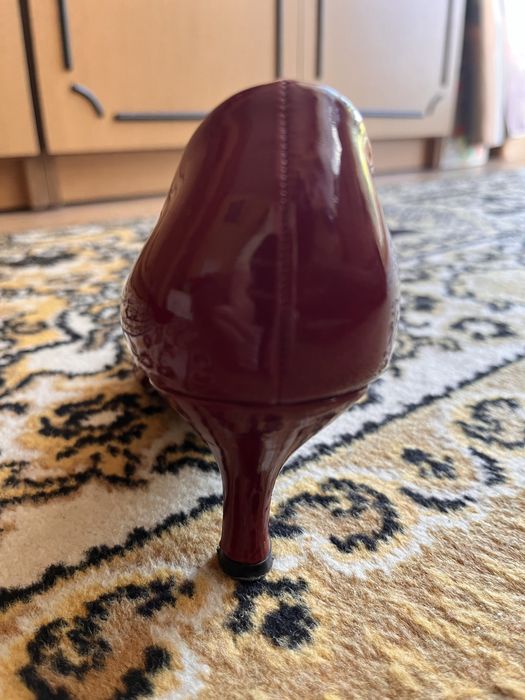 Czerwone szpilki Leilida