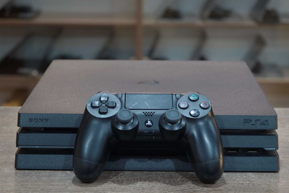 Ігрова консоль Sony PlayStation 4 PRO (1TB/Blu-Ray) TVOYO
