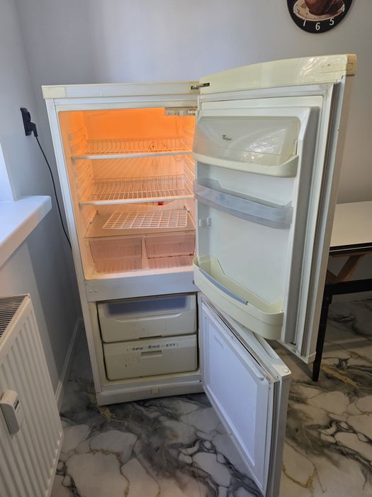 Lodówka whirlpool z zamrażalnikiem