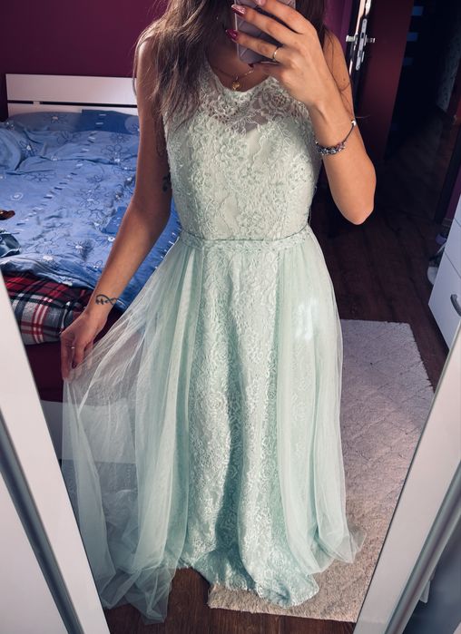 Sukienka maxi długa zdobiona z trenem pistacjowa s m kryształki butik