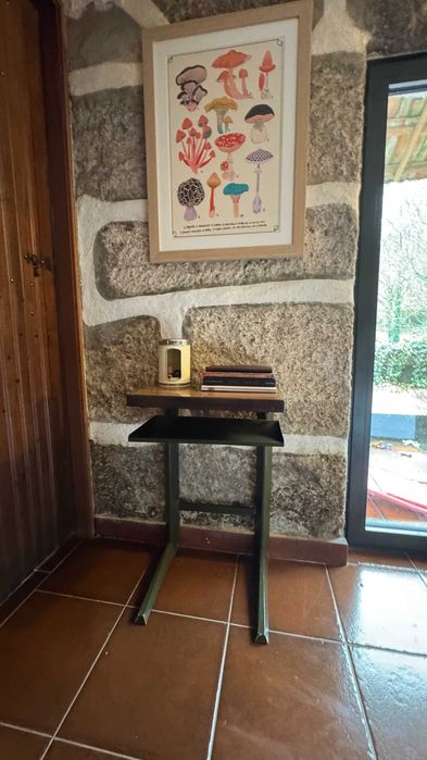 Mesa escolar de criança vintage
