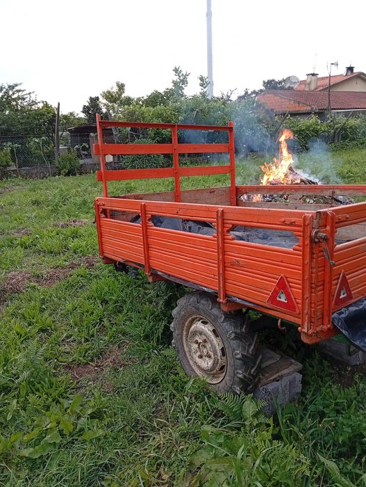 Atrelado para trabalhos agrícolas