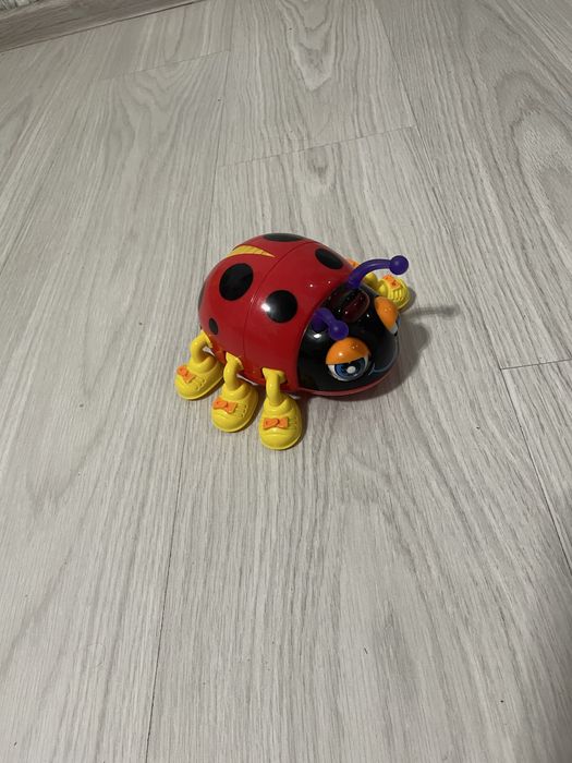 Дитяча іграшка жучок