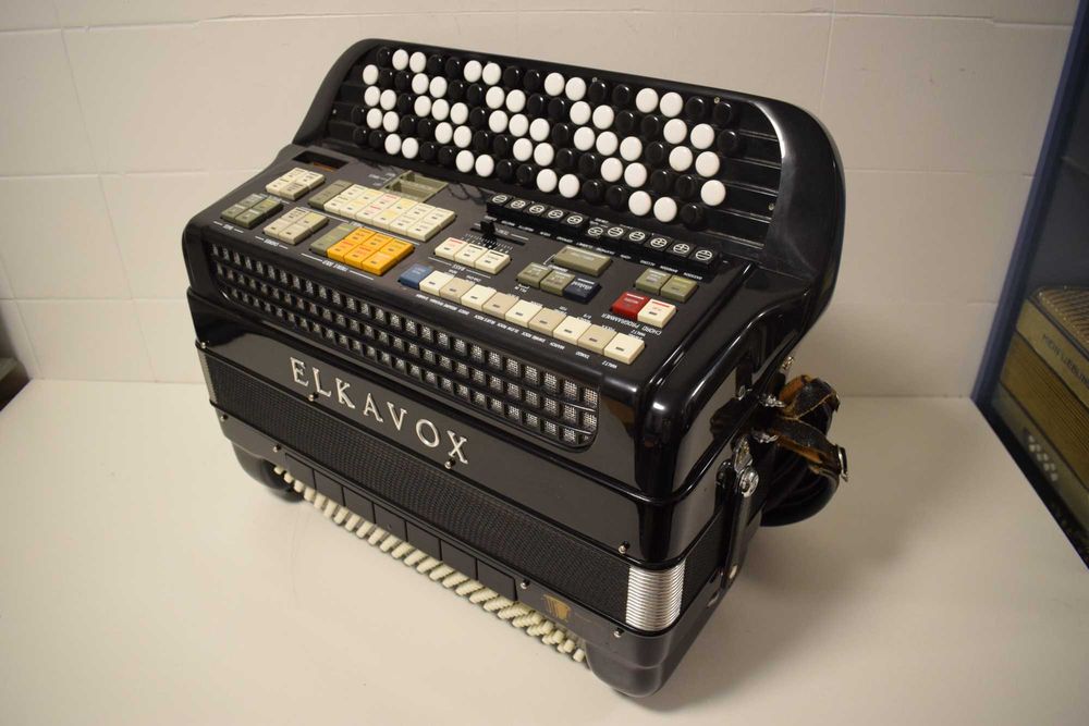 Acordeao Elkavox 4 Voz Com Sistema Midi, N .162