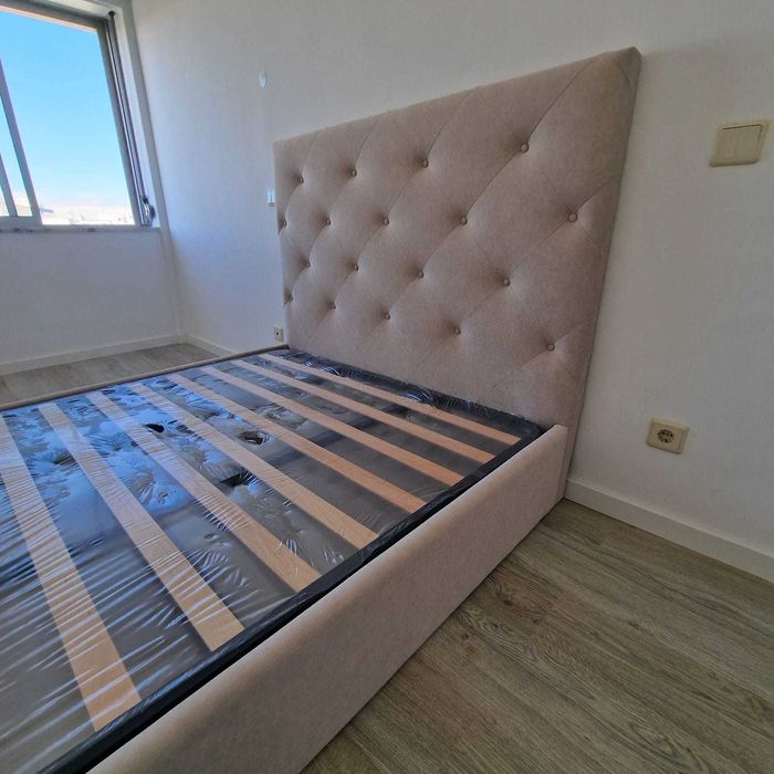 Camas De Casal Estofadas Top de Gama 190x140m Estrado Incluído 199€ !!
