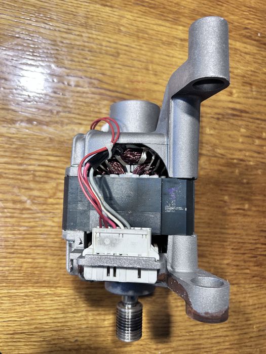 Двигатель Hotpoint Ariston