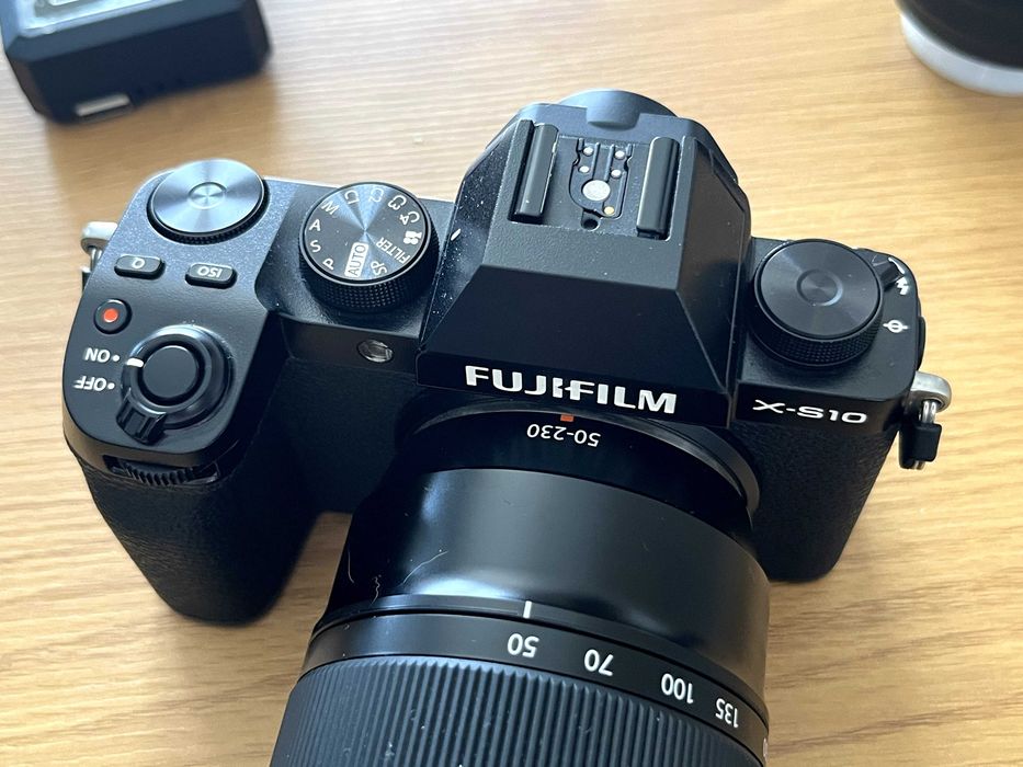 Fujifilm X-S10 + Objectiva FUJIFILM XC 50-230mm f/4.5-6.7 OIS II + Fujifilm XC 15-45mm f/3.5-5.6 OIS PZ