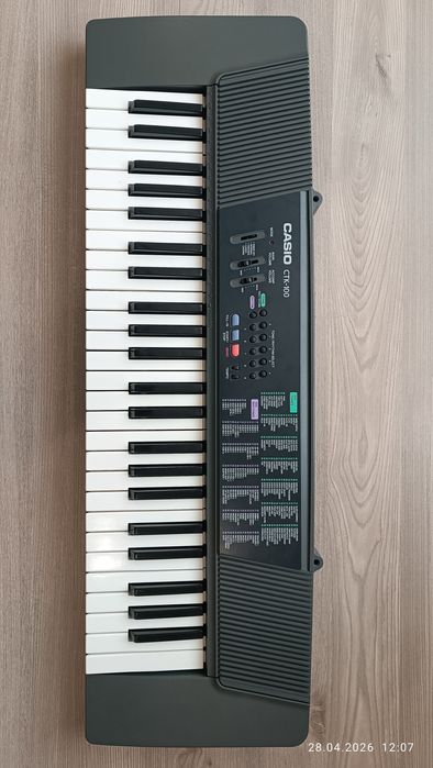 Синтезатор Casio CTK-100 для початківців