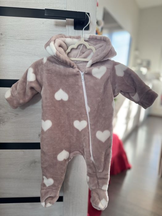 Дитячі речі на дівчинку