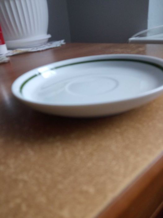 Talerzyk podstawka Kahla biała porcelana ,zielona otoczka