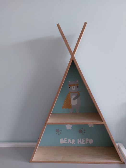 Tipi-Style Shelf/Decoration Tent