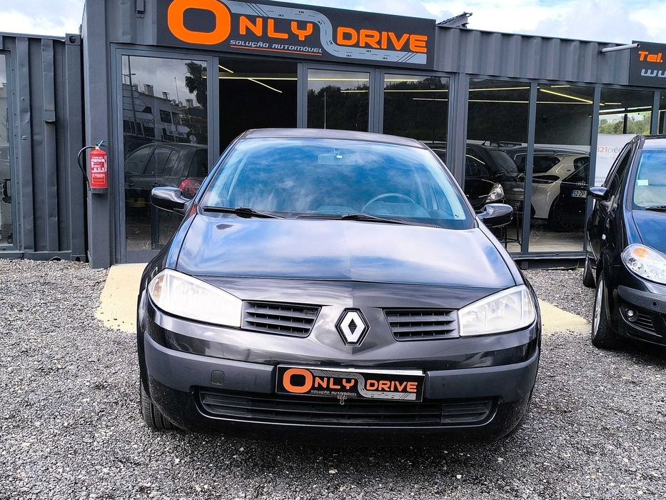 Mégane Comercial Preto 100cv A/C