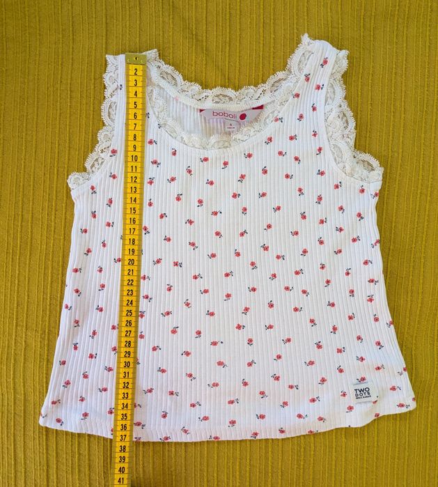 Blusa Menina Branca Flores Vermelhas, 6 Anos