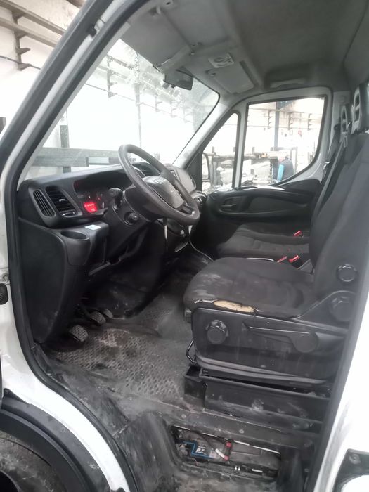 Carrinha Iveco caixa aberta