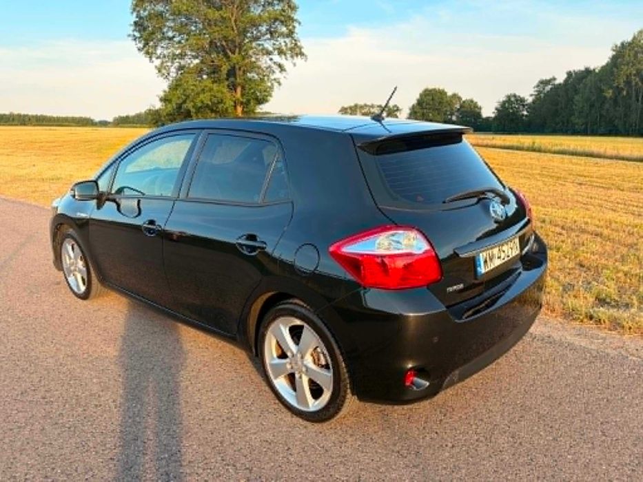 Toyota Auris 1.8 hybryda + LPG