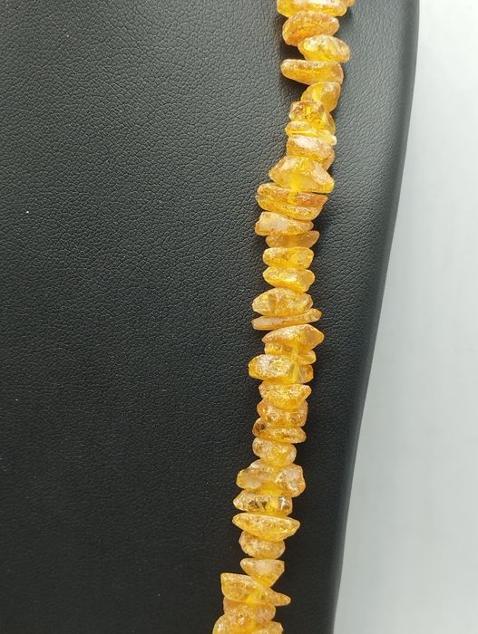 Naszyjnik z bursztynu, długość 57 cm