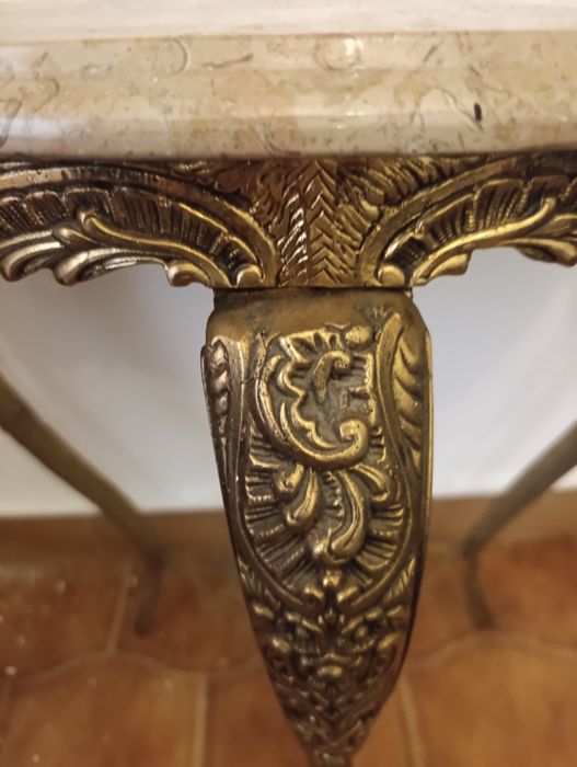 Mesa de Apoio Vintage  com tampo em pedra