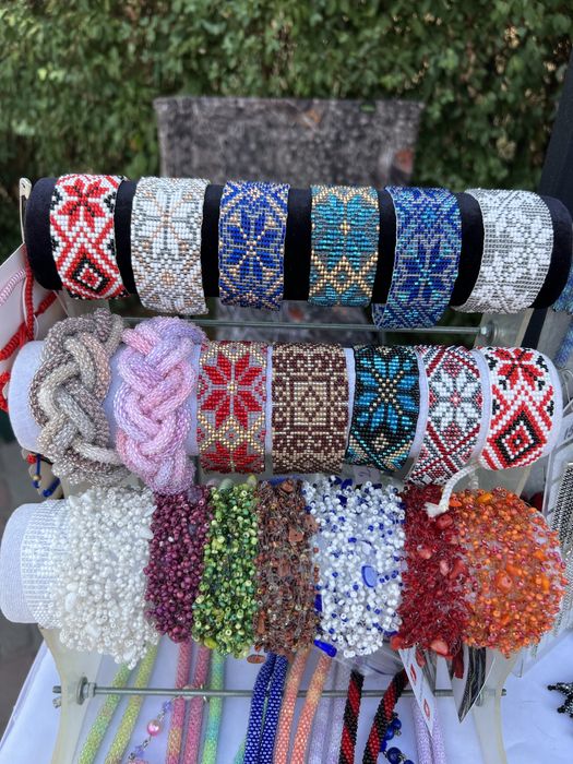 Браслети і до них чокери