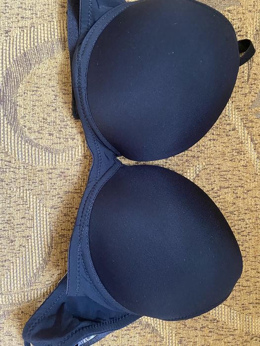 Nowy czarny biustonosz push up 70C