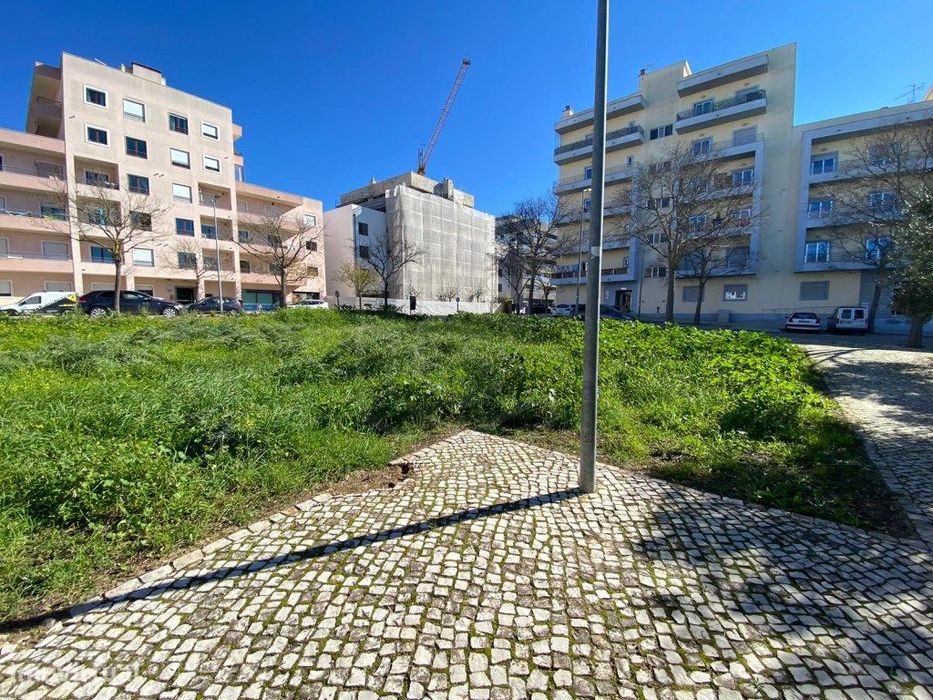 Lote de terreno urbano para construção de 16 fogos, Loulé, Algarve