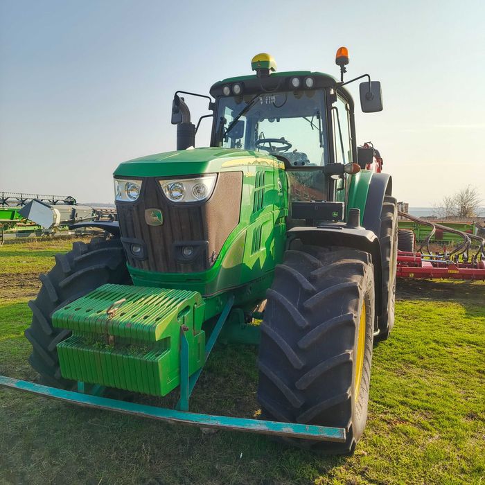 John deere 6195M