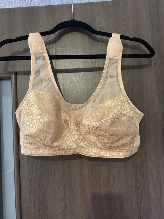 Бюстгальтер 85 С, ліфчик