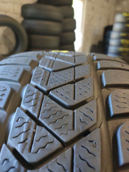 215/55r17 Pirelli Sottozero 3 z 2020r około 6mm