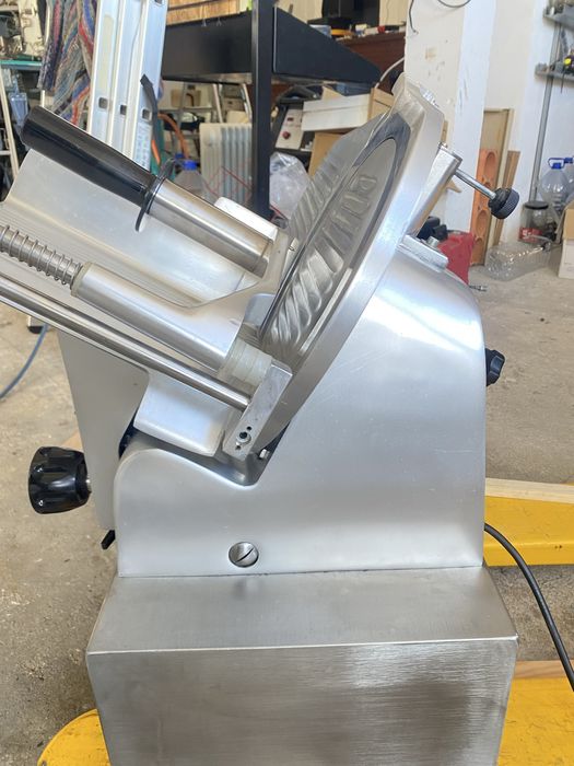 Fiambreira elétrica profissional T2 Group – em bom estado