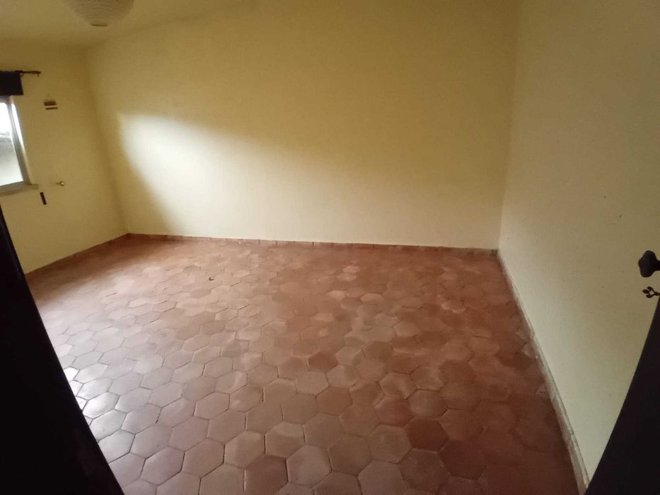 Moradias e terreno para venda - 843 m2 - Cruz da Légua - Porto de Mós