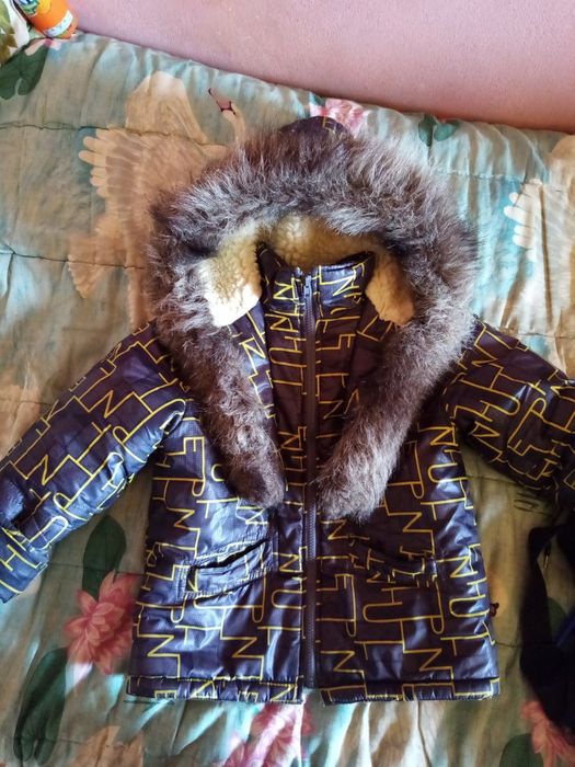 Продам курточку зима мальчик