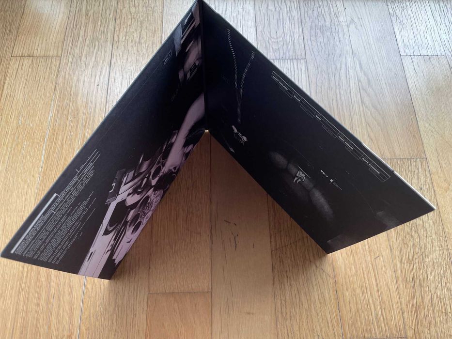 Velvet Revolver - Contraband | 1ª versão US | 2004