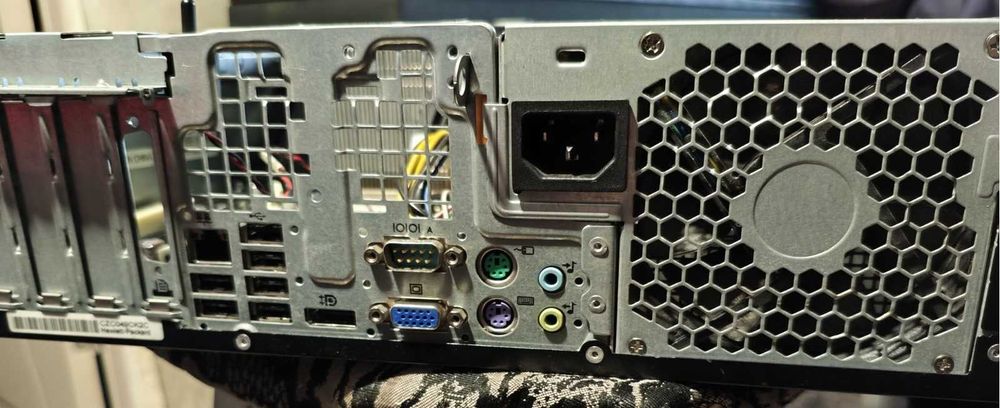 Старенький ПК HP Compaq Elite 8100 SFF (i5-650, DDR3- 2 ГБ, без Ж/д)