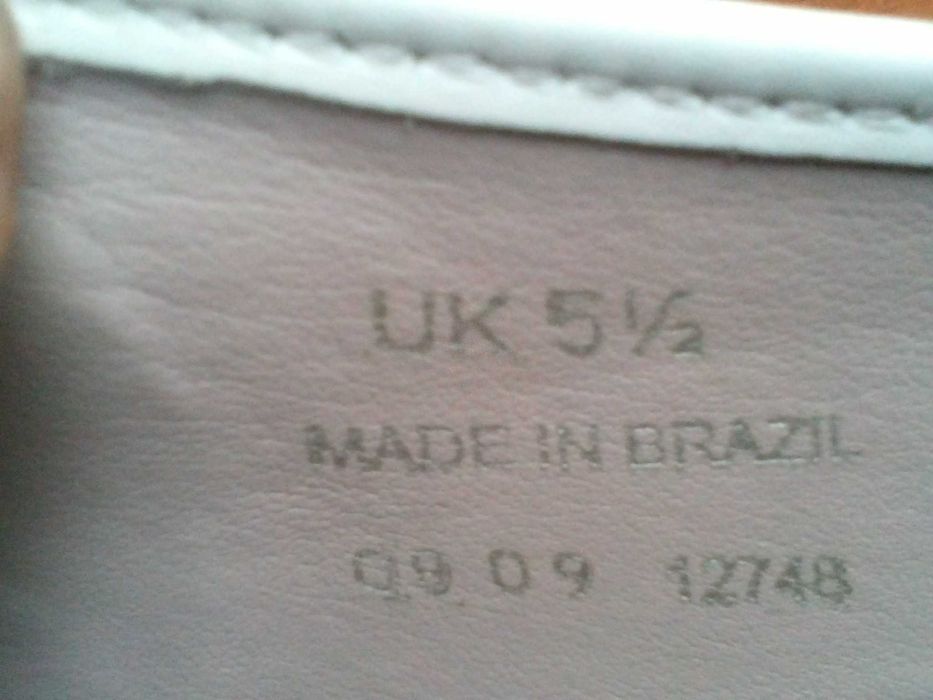 Продам   белые туфли/мокасины/лоферы Clarks