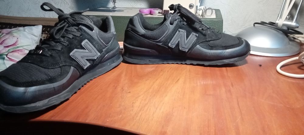 Продам чоловічі кросівки 43 р