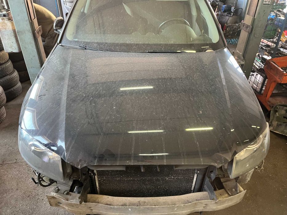 Maska Audi A3 8P czarna 2006r