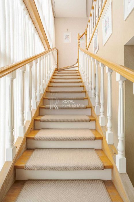 Продаж Квартира 5кім. 325м2 вул. Софіївська Дворівнева Газ Метро