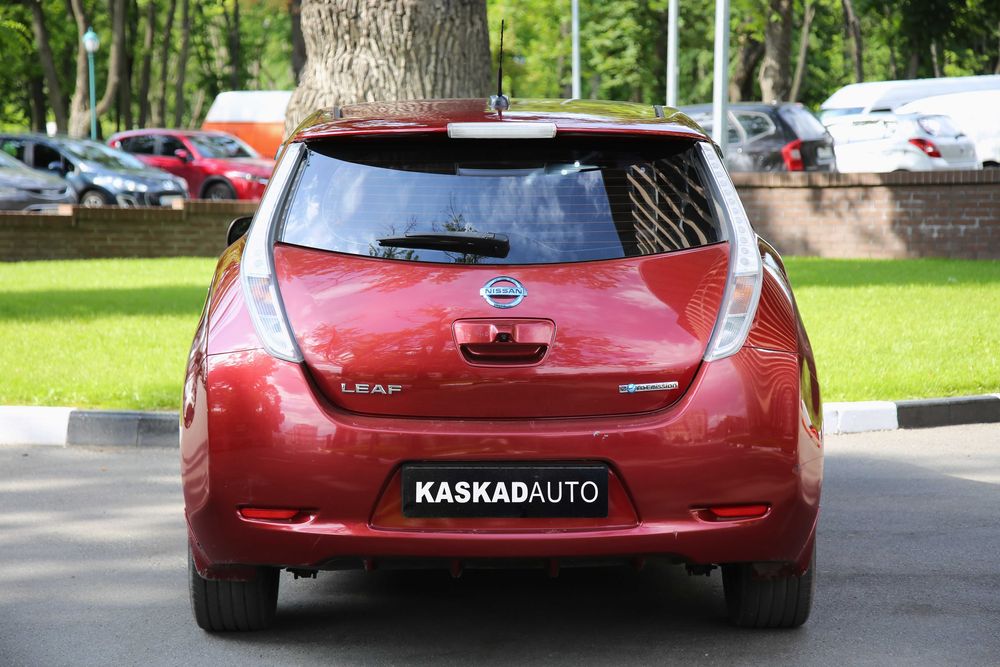 Продам Nissan Leaf