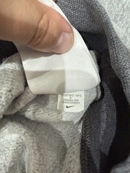 Світшот Nike , з великим лого , в розмірі S