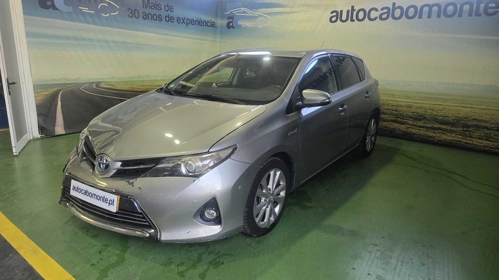 Toyota Auris 1.8 HSD - Salvado