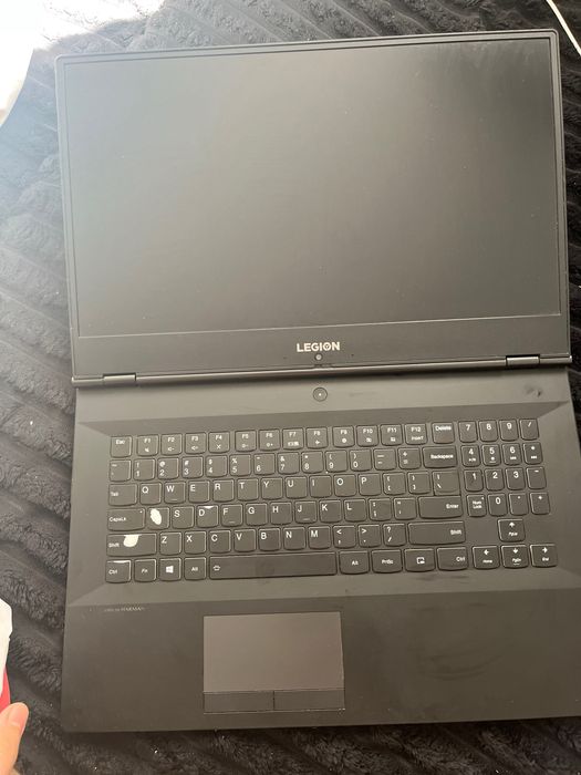 Sprzedam laptopa Lenovo legion