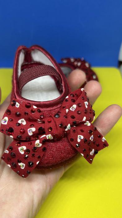 Пінетки інкрустовани камнями Swarovski