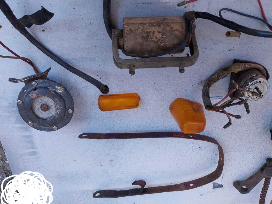 Honda C110 c/doc. único + peças